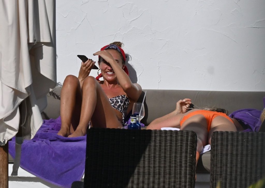 Megan McKenna Enjoys a Sunny Day with Milly McKenna on Holiday in Marbella (48 Photos)