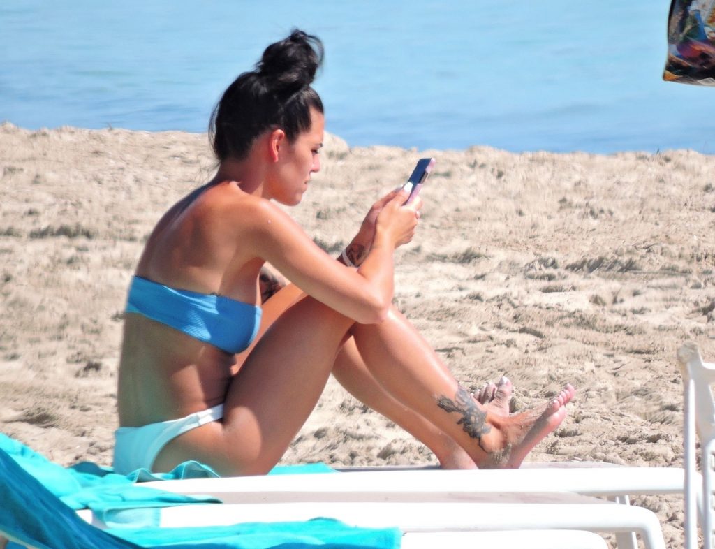Mike Heiter &amp; Elena Miras Enjoy a Day at the Beach in Palma (23 Photos)