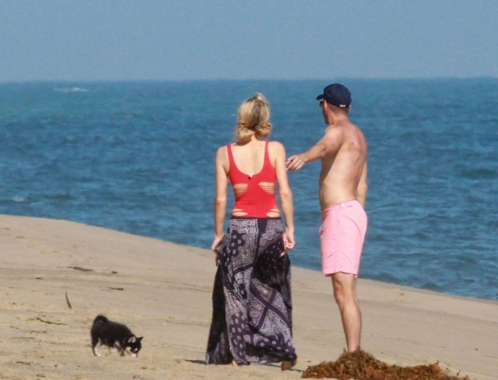 Paris Hilton &amp; Carter Reum Enjoy a Beach Day with Friends (51 Photos)