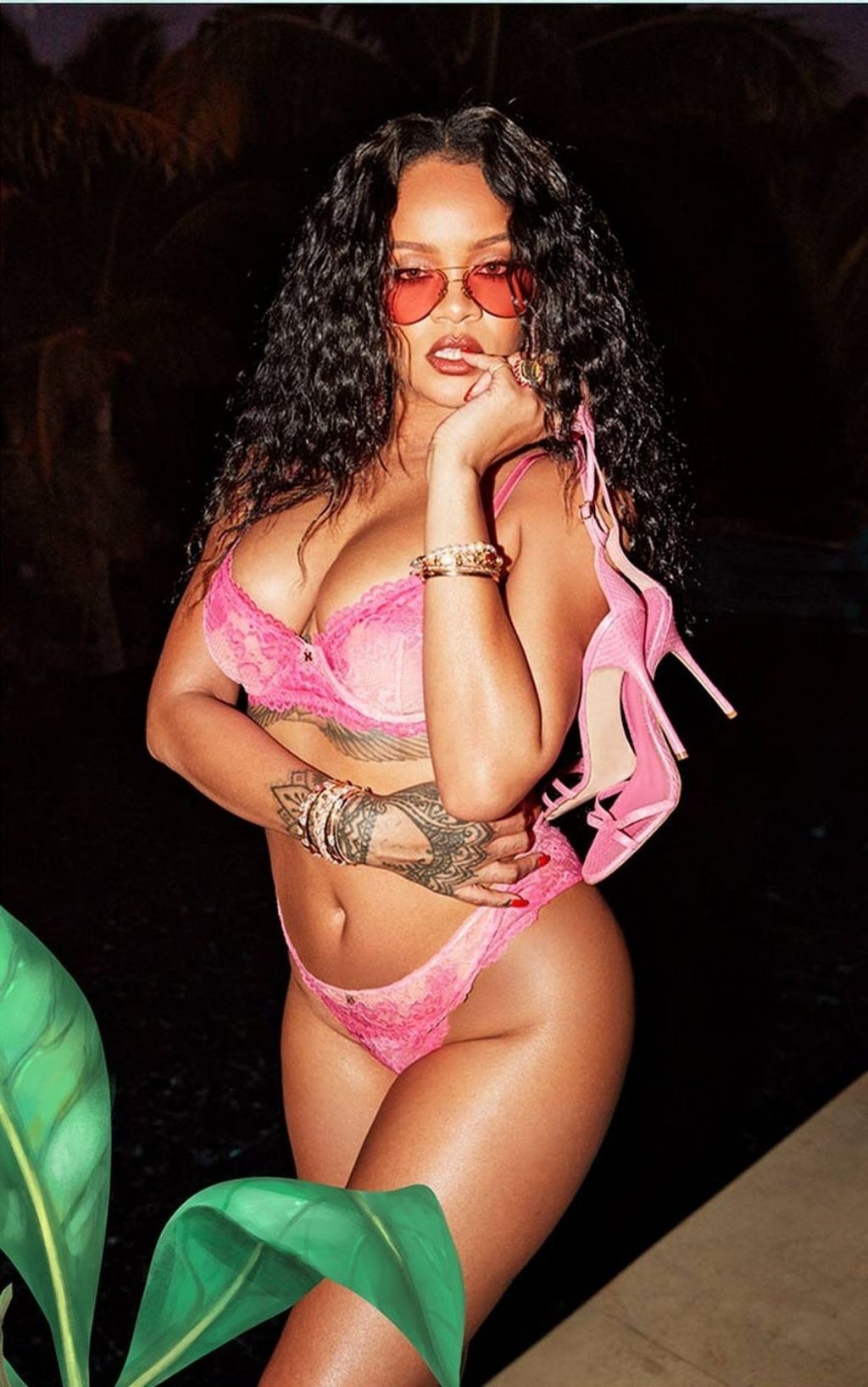 Rihanna Presents Her New #SavageXSummer Collection (43 Pics + GIFs + Video)