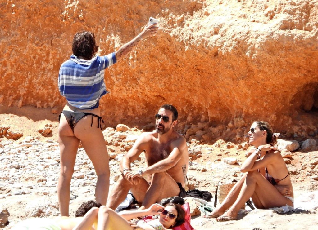 Robert Pires &amp; Jessica Lemarie Enjoy a Day in Ibiza (36 Photos)