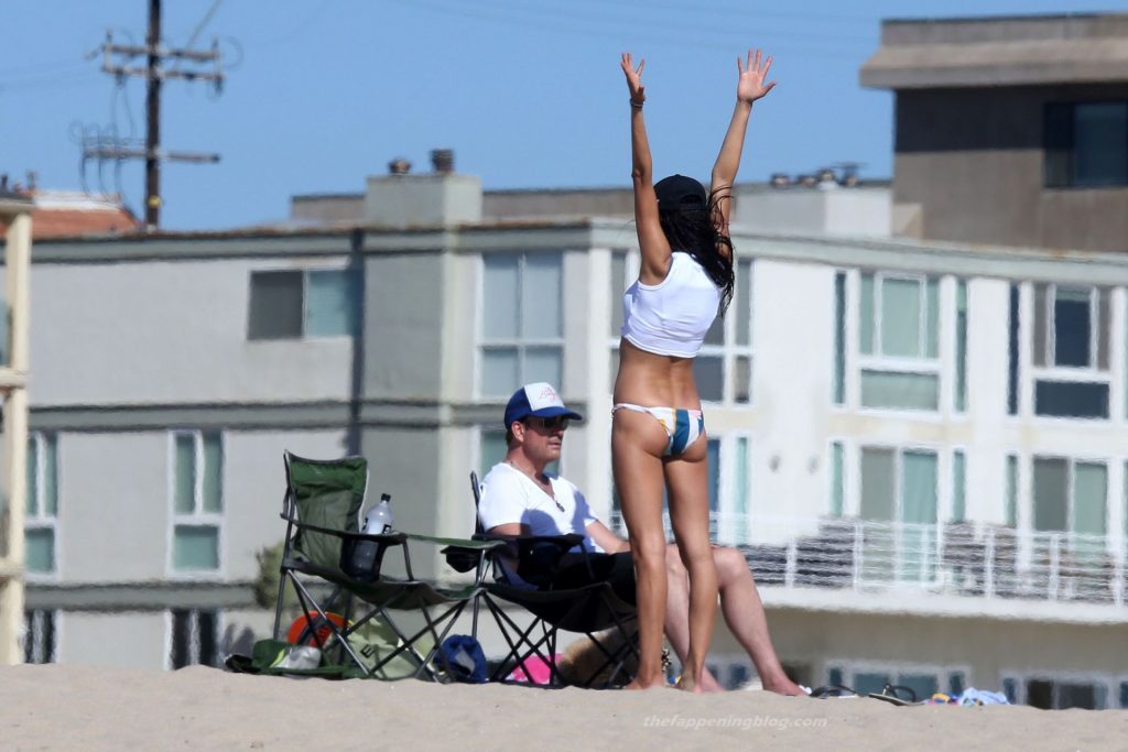 Dylan McDermott Enjoys A Beach Day With Soo Yeon Lee In Los Angeles (33 Photos)