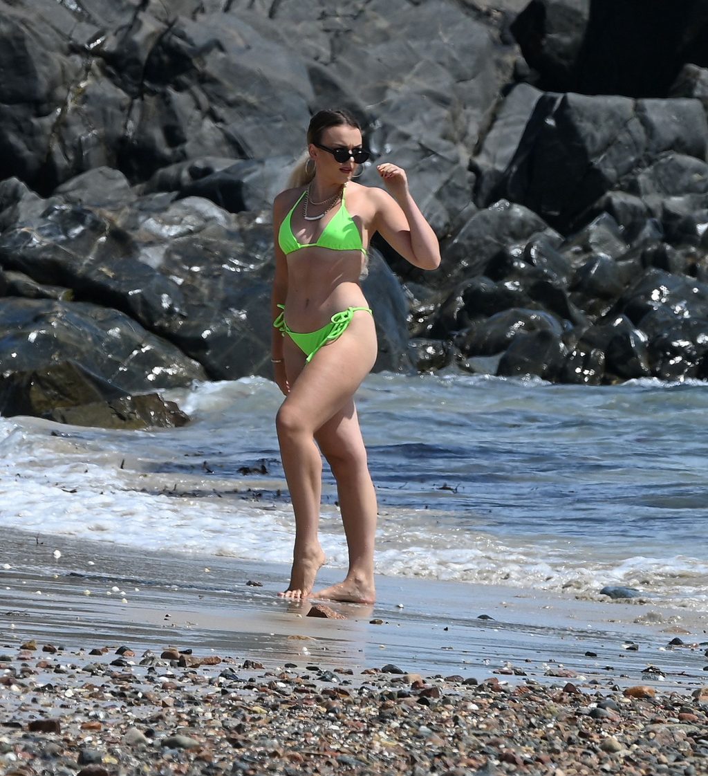 Tallia Storm Shows Off Her Sexy Figure in a Bikini (55 Photos)
