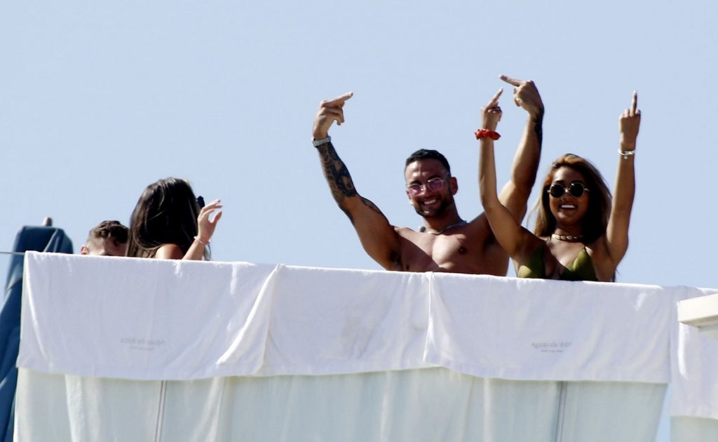 Zahida Allen Shows Off Her Cleavage in Ibiza (20 Photos)