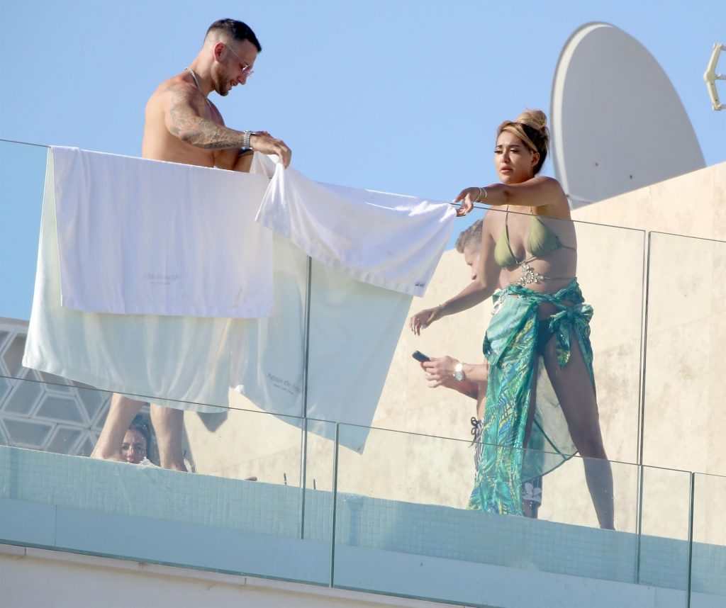 Zahida Allen Shows Off Her Cleavage in Ibiza (20 Photos)