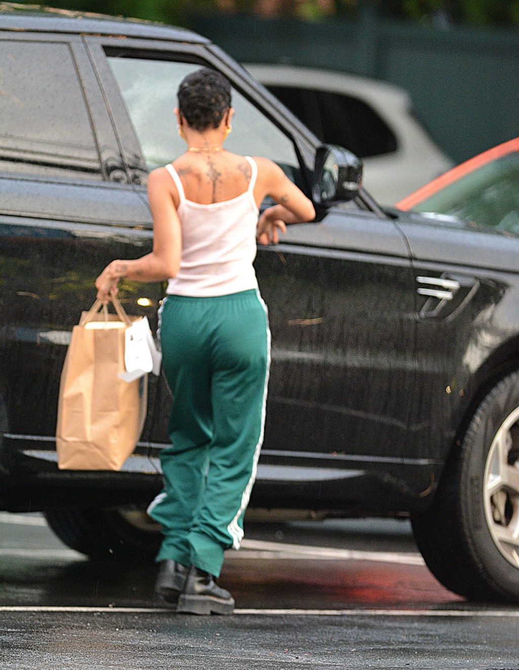Zoe Kravitz Picks Up Take Out Food in New York (9 Photos)