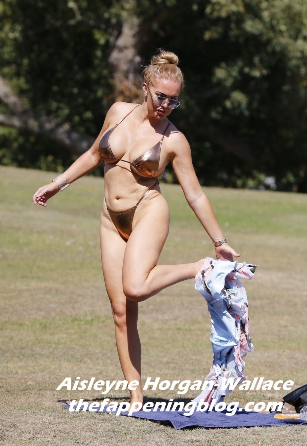 Aisleyne Horgan-Wallace Strips Off During the August Heatwave in London (34 Photos)