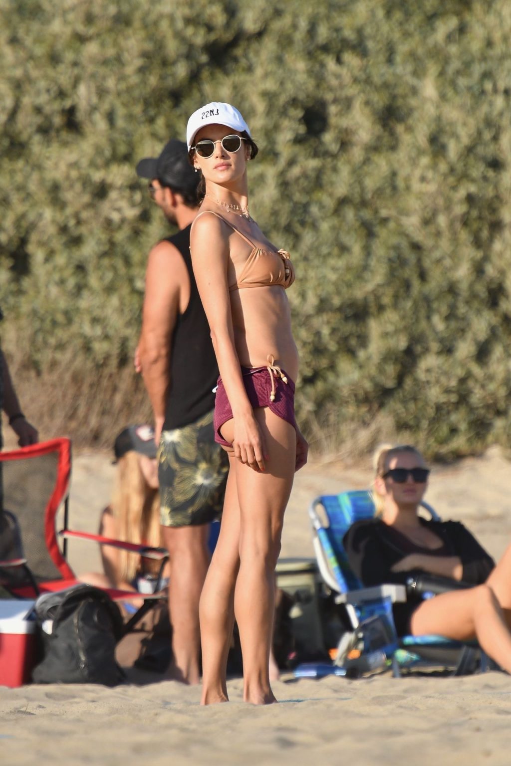 Sexy Alessandra Ambrosio Plays Volleyball with Friends in Santa Monica (99 Photos)