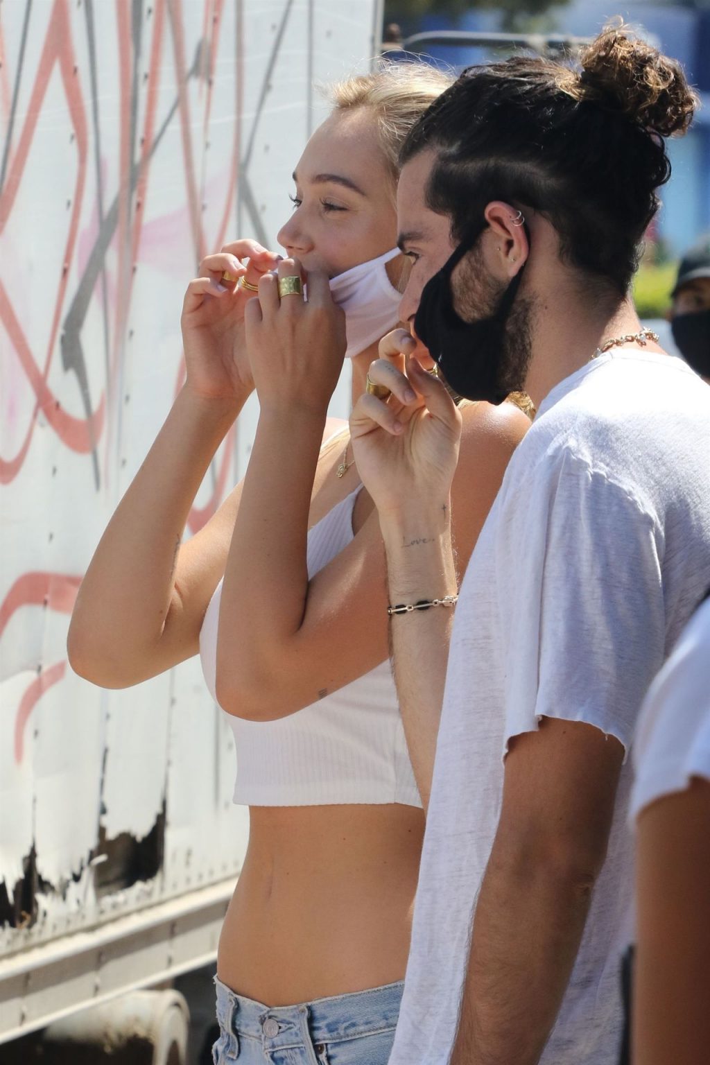 Alexis Ren Shows Off Her Abs in Los Angeles (47 Photos)