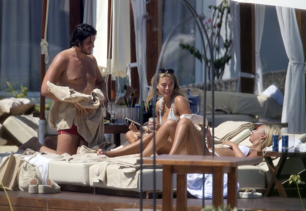 Arabella Chi Packs on the PDA with a Boyfriend on Holiday in Ibiza (44 Photos)