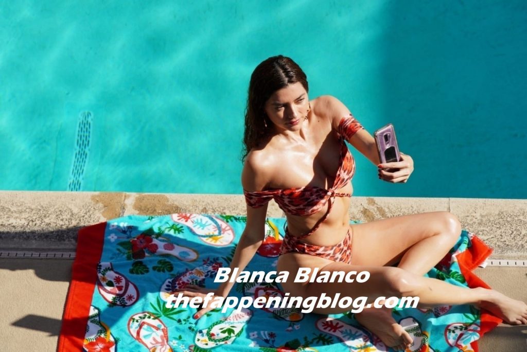 Blanca Blanco Soaks Up the Sunrays (24 Photos)