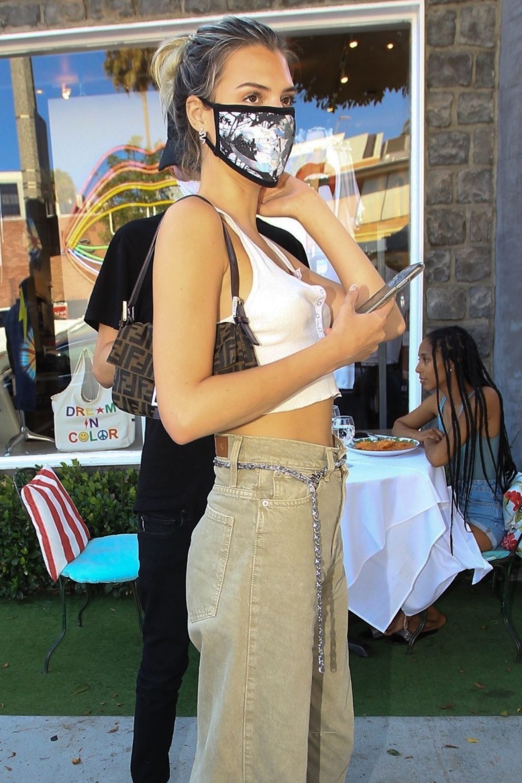 Chantel Jeffries &amp; Alissa Violet Have Lunch at The Ivy (83 Photos)