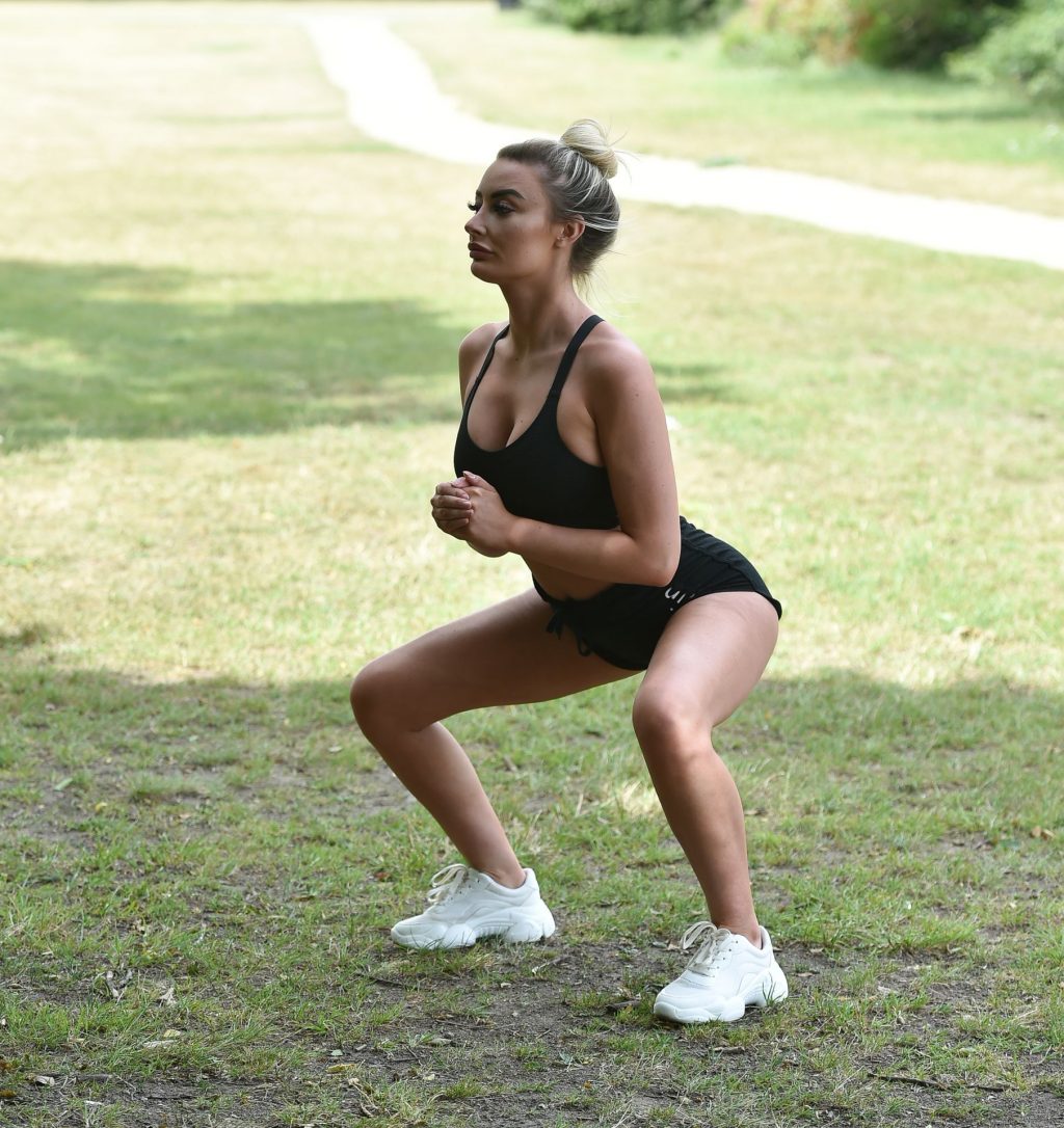 Chloe Crowhurst Is Seen Doing Her Sexy Morning Workout (25 Photos)