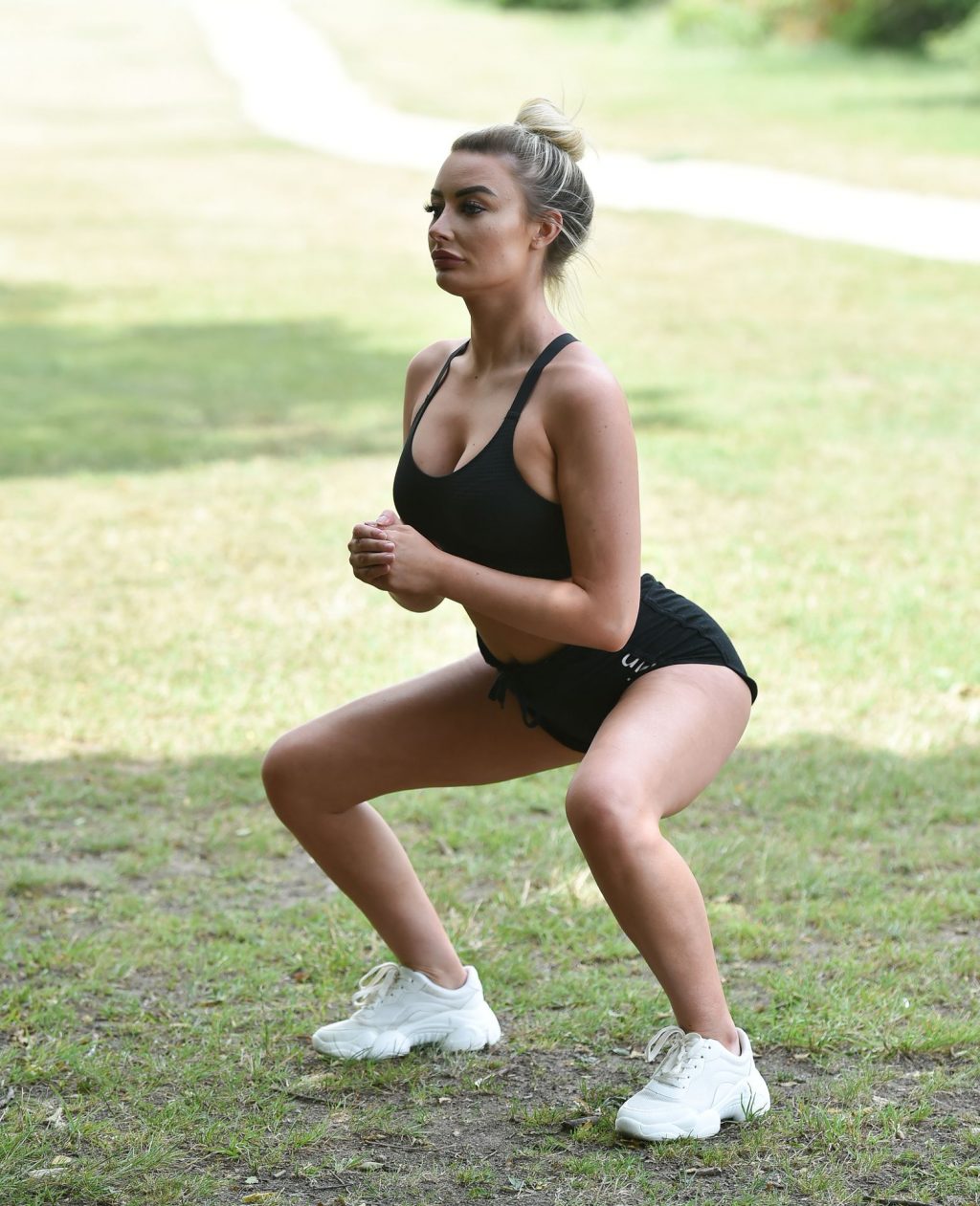 Chloe Crowhurst Is Seen Doing Her Sexy Morning Workout (25 Photos)