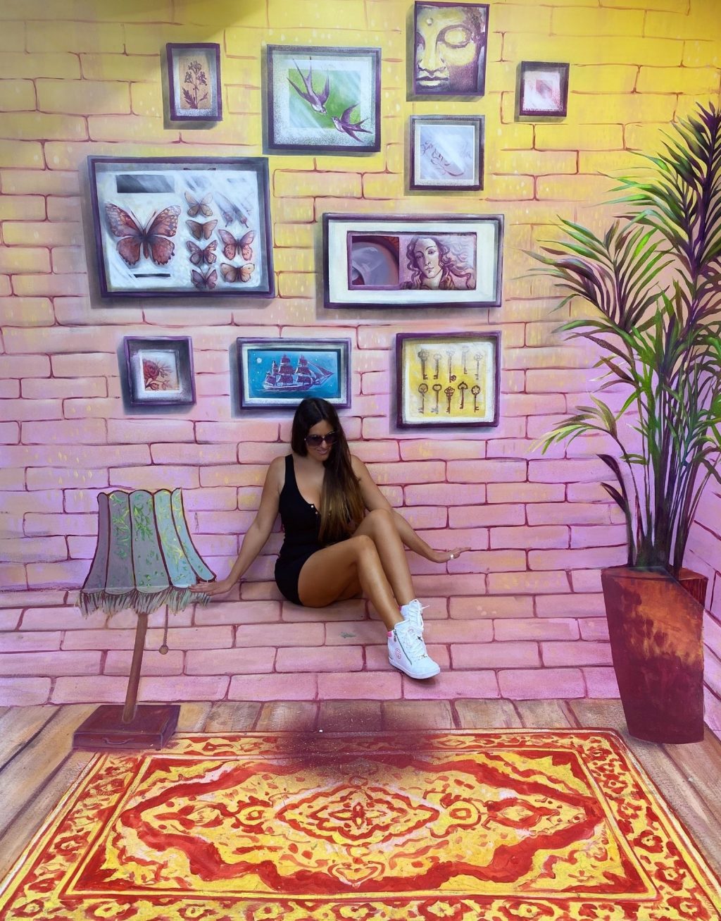 Claudia Romani Visits the Museum of Illusions in Miami Beach (22 Photos)