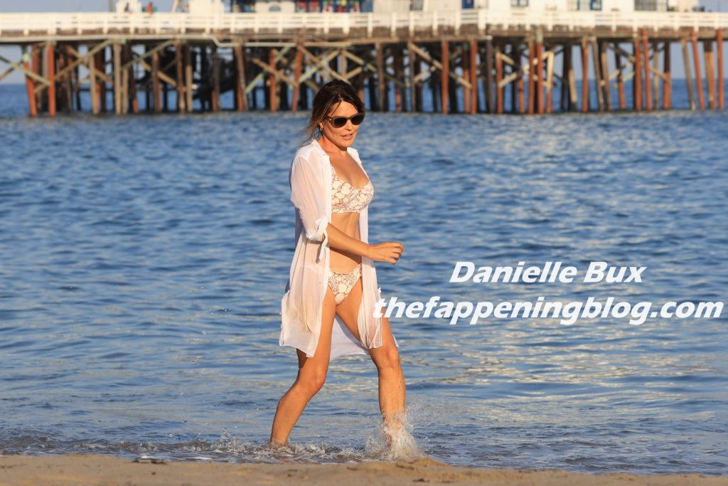 Danielle Bux Shows Off Her Sexy Body on the Beach in Malibu (8 Photos)