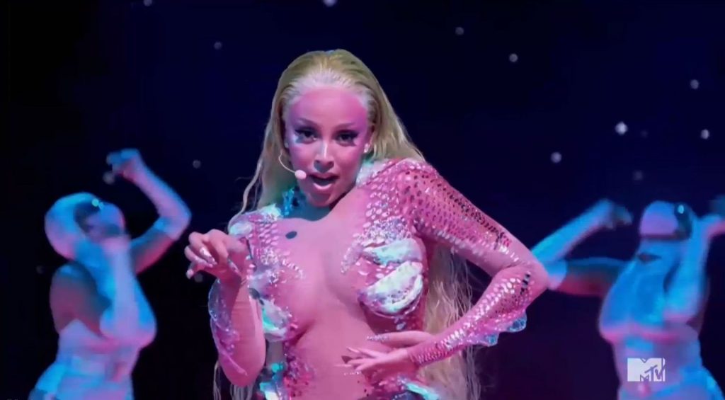 Doja Cat Performs for the First Time Ever at the MTV VMAs (19 Pics + Video)