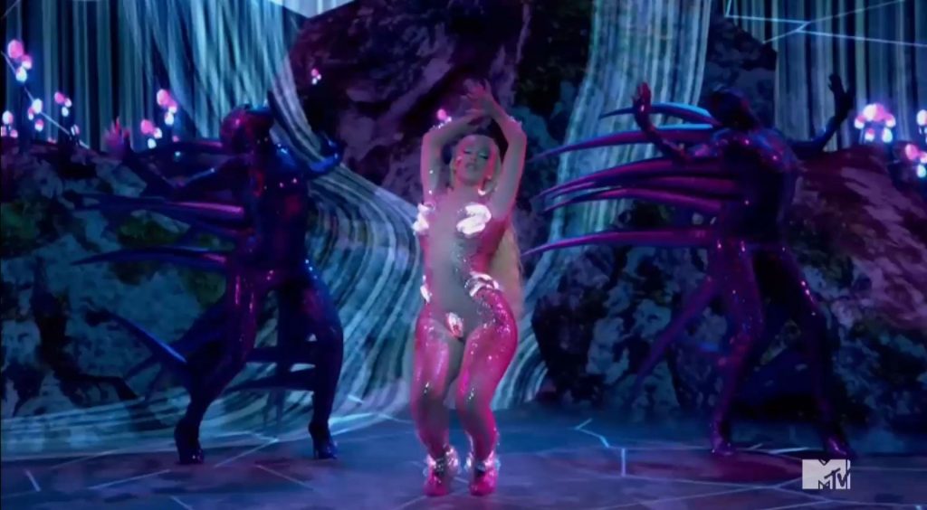 Doja Cat Performs for the First Time Ever at the MTV VMAs (19 Pics + Video)