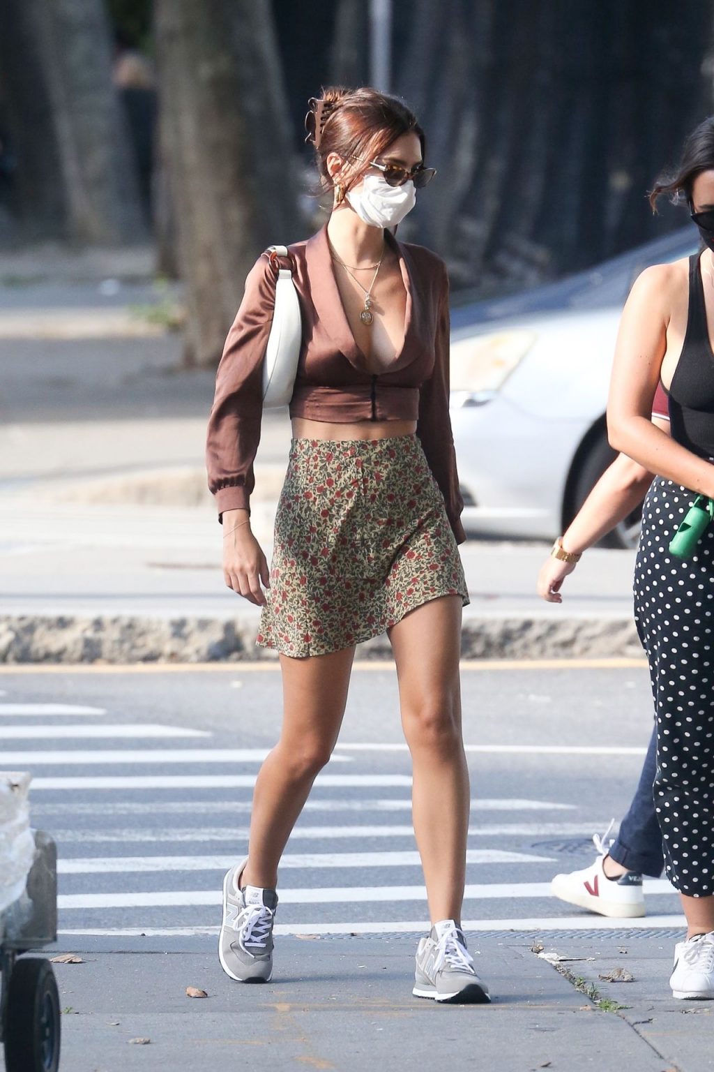 Emily Ratajkowski Displays Her Sexy Legs and Tits While on a Walk in NYC (38 Photos)