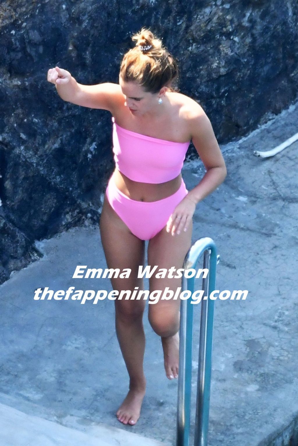 Emma Watson Leads the Way in Her Striking Pink Swimsuit Out on Holiday in Positano (16 Photos)