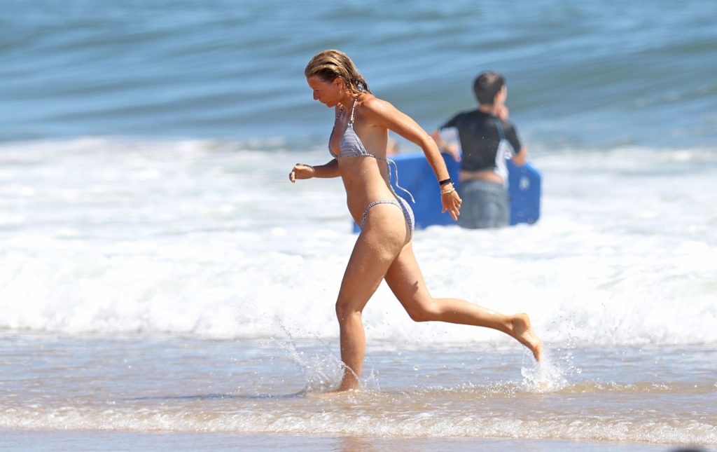 Gwyneth Paltrow Shows Off Her Toned Beach Body on the Beach in The Hamptons (95 Photos)