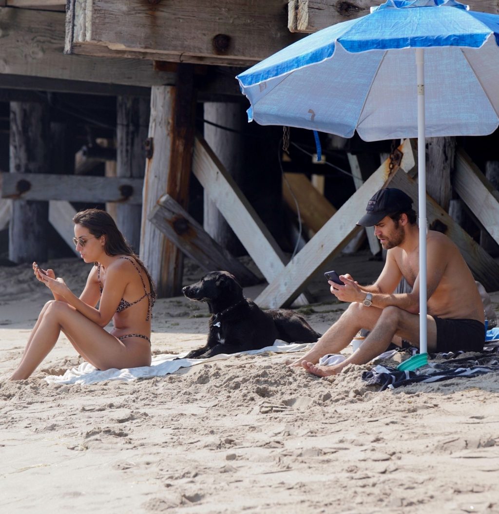 Ines de Ramon Shows Off Her Sexy Beach Body (16 Photos)