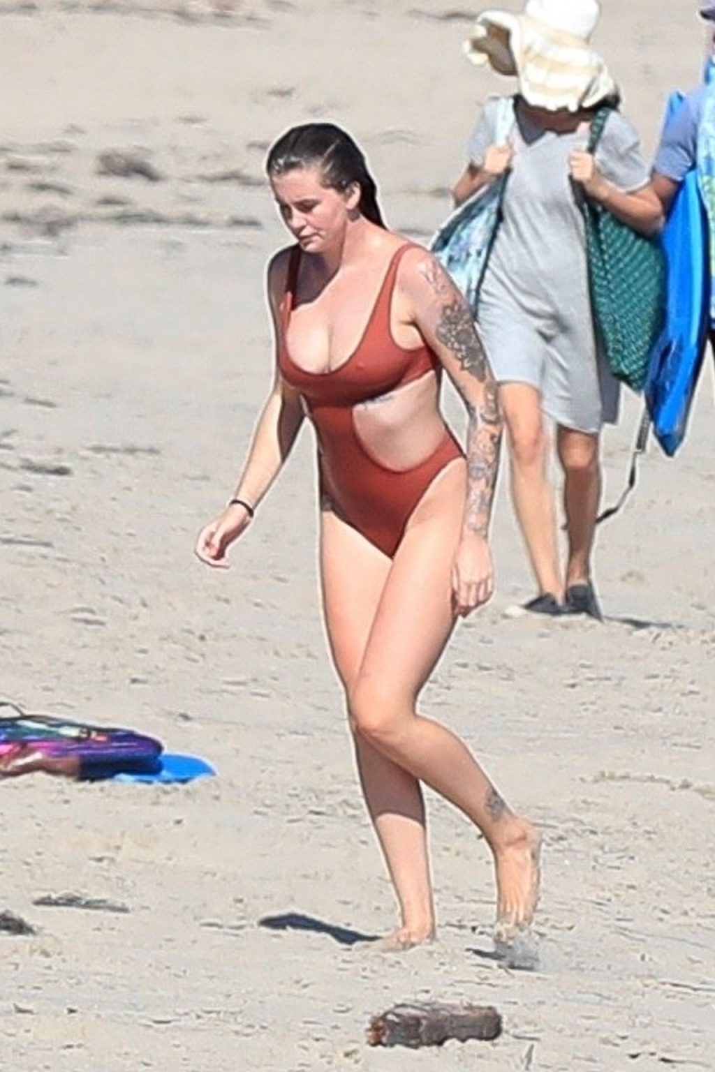 Ireland Baldwin Stuns in a Swimsuit While Enjoying a Beach Day (297 New Photos)