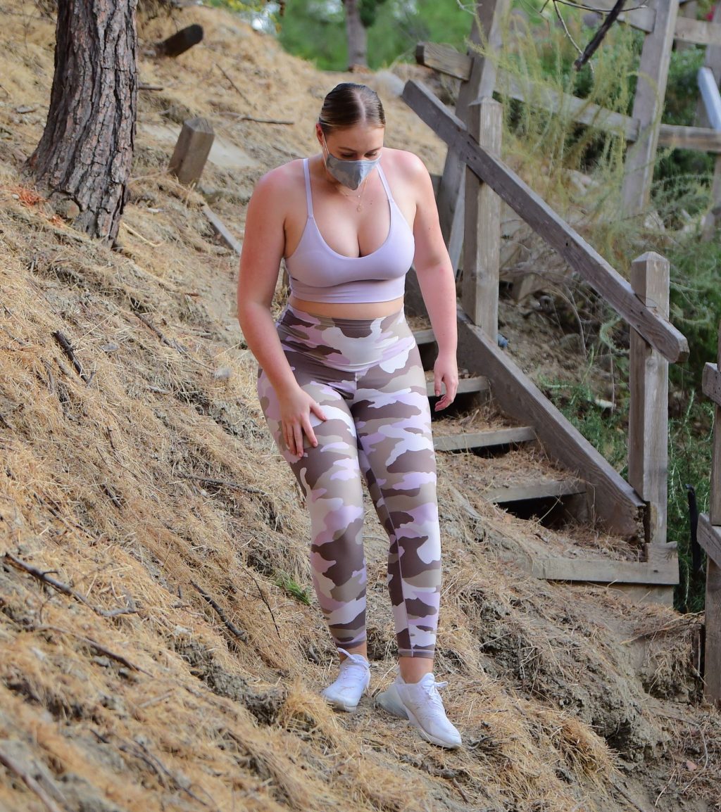 Iskra Lawrence Works Up a Sweat as She Takes a Hike in Los Angeles (36 Photos)
