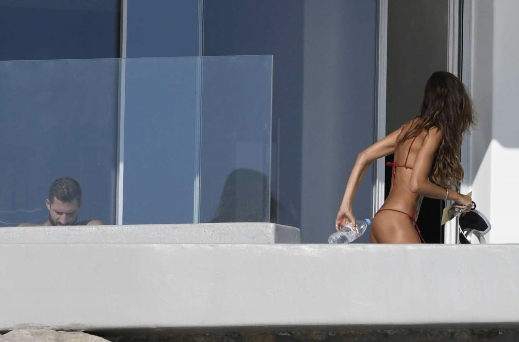 Izabel Goulart &amp; Kevin Trapp are Seen on Holiday in Mykonos (36 Photos)