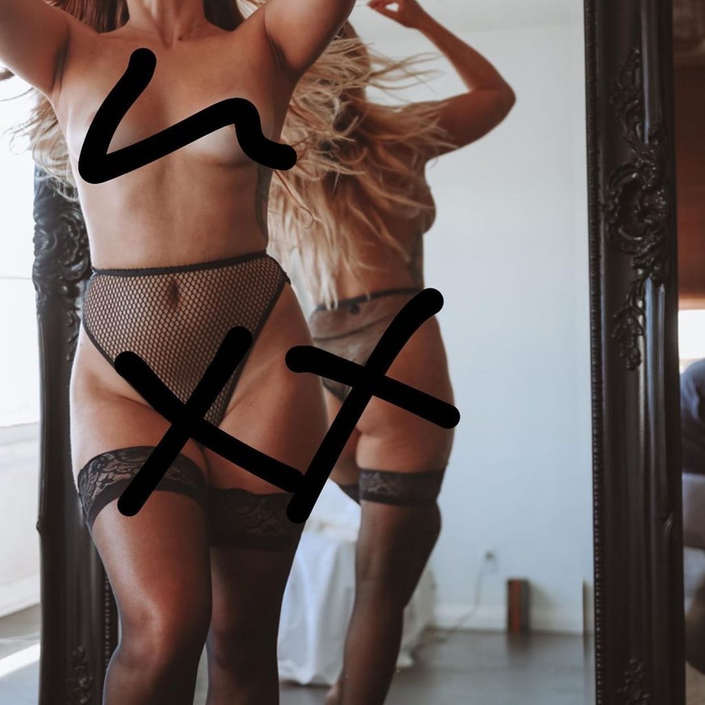 Kaili Thorne Nude &amp; Sexy (25 Photos)