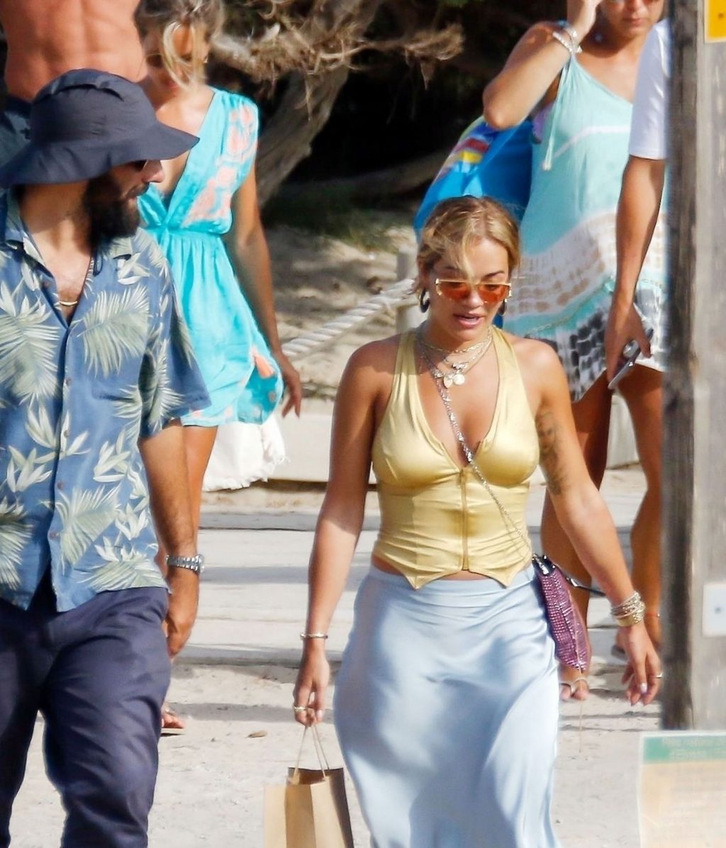 Kate Moss &amp; Rita Ora Meet for Lunch During Their Spanish Holiday (25 Photos)
