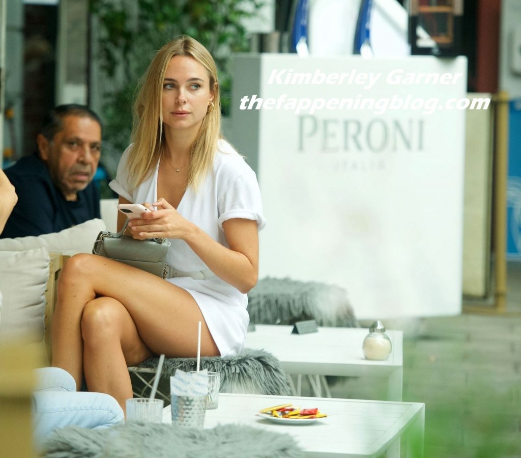 Kimberley Garner Shows Her Pussy in Chelsea (38 Photos)