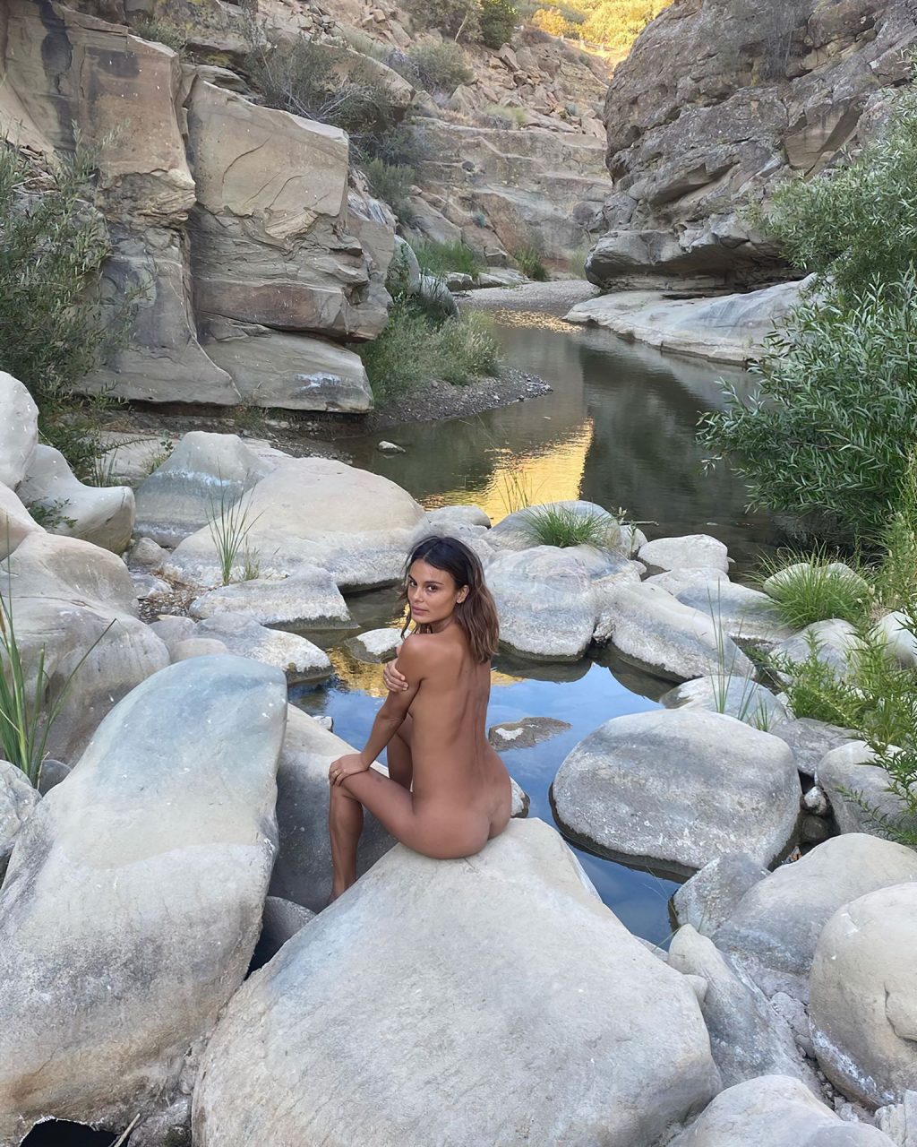 Nathalie Kelley Nude (1 Hot Photo)