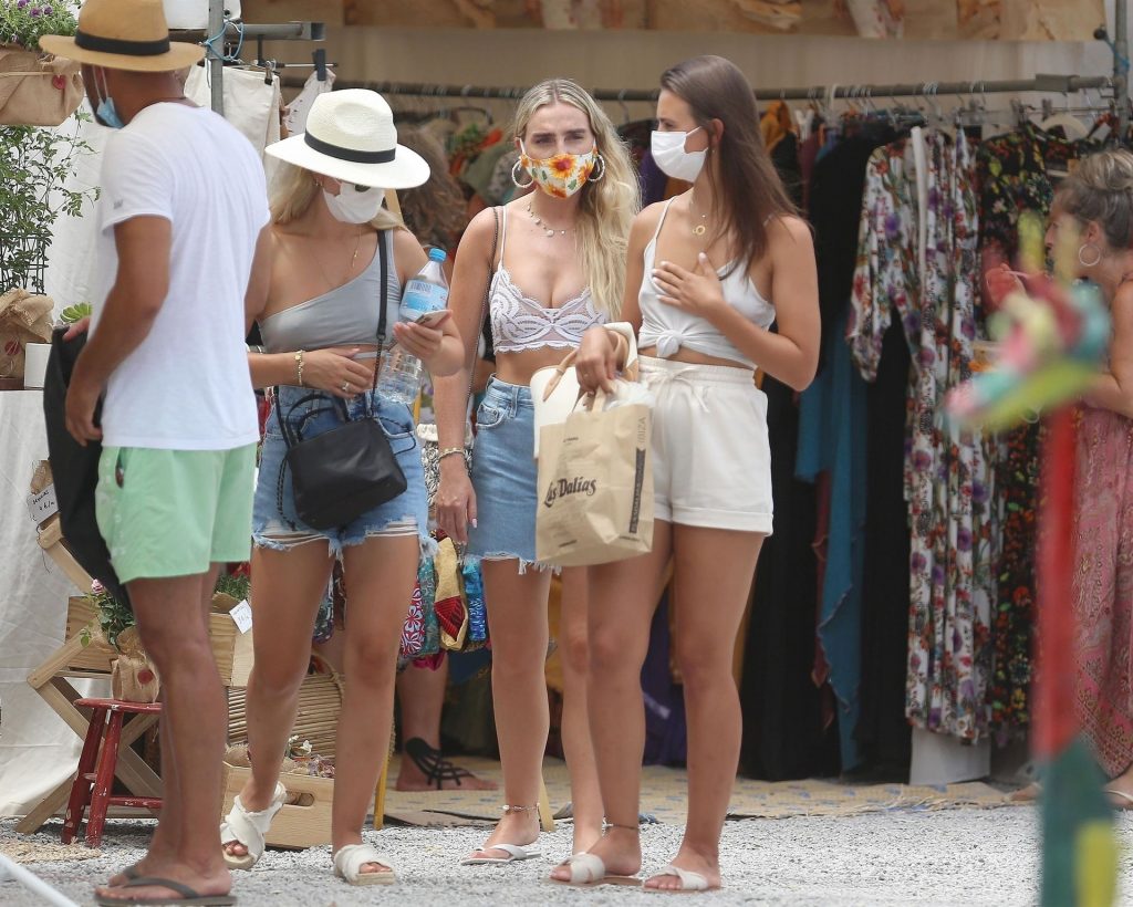 Alex Oxlade-Chamberlain &amp; Perrie Edwards Are Spotted at a Market in Ibiza (62 Photos)