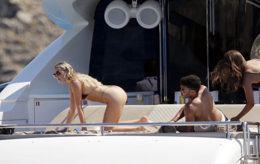 Perrie Edwards Flaunts Her Sexy Body in Ibiza (77 New Photos)