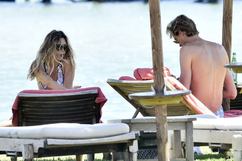 Peter Crouch &amp; Abbey Clancy Are Seen Relaxing on Holiday in Sardinia (18 Photos)