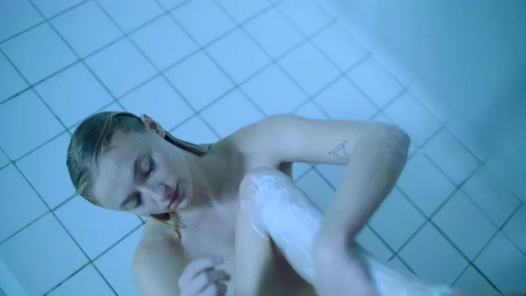 Sophie Turner Nude – Survive (8 Pics + GIF &amp; Video)