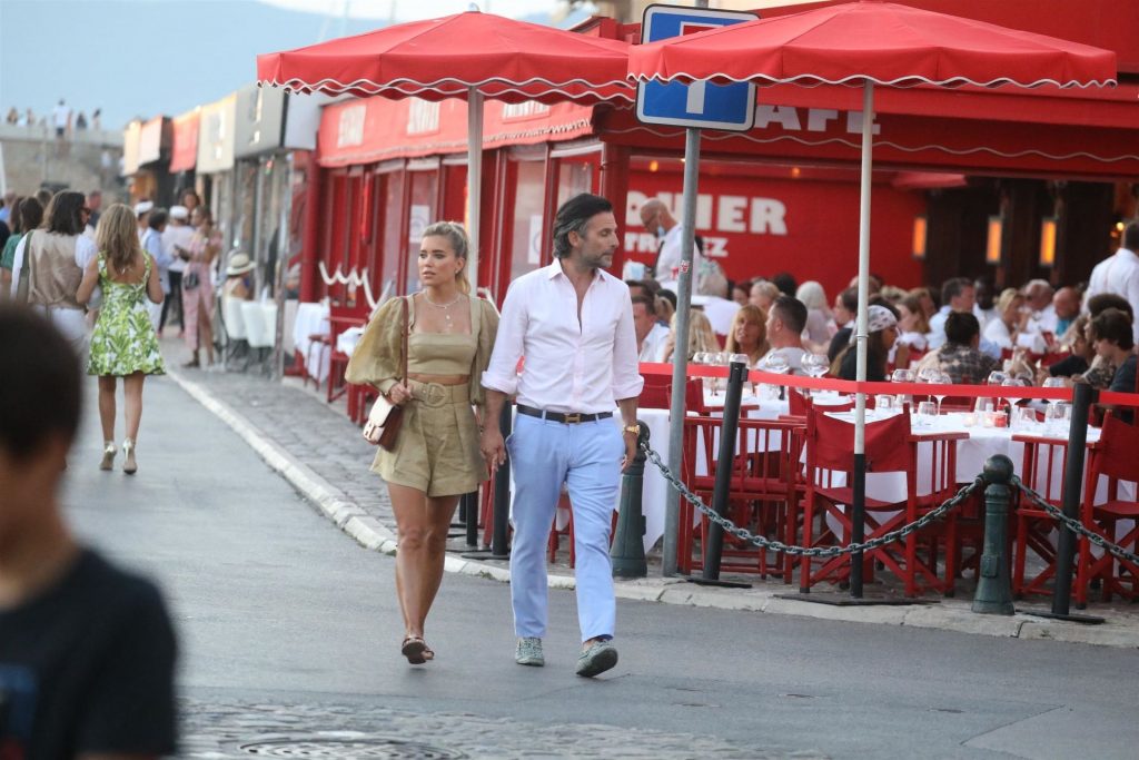 Sylvie Meis and Niclas Castello Take a Stroll Through the Port of Saint-Tropez (25 Photos)