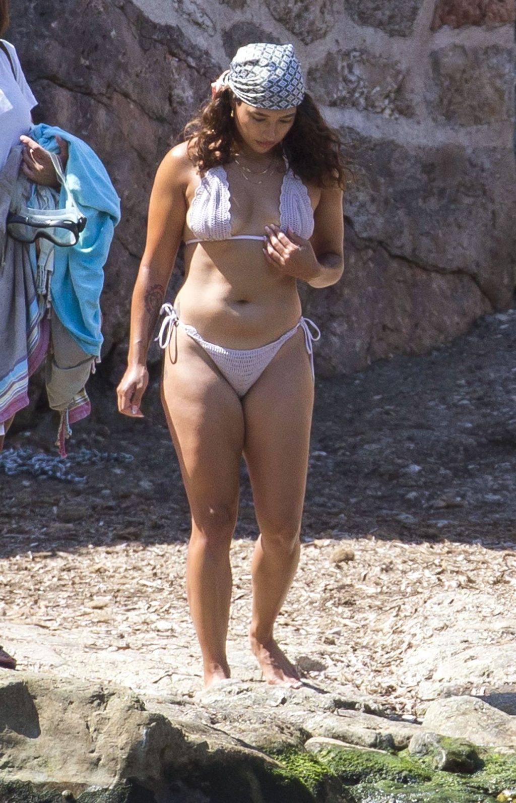 Vanessa White Sizzles Out in the Spanish Sunshine with a Mystery Man (77 Photos)