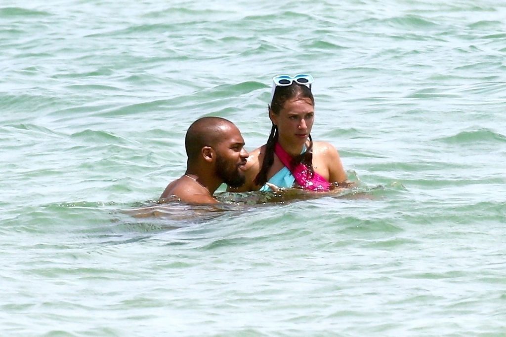 YesJulz Takes a Dip in the Water with Her Boyfriend (25 Photos)