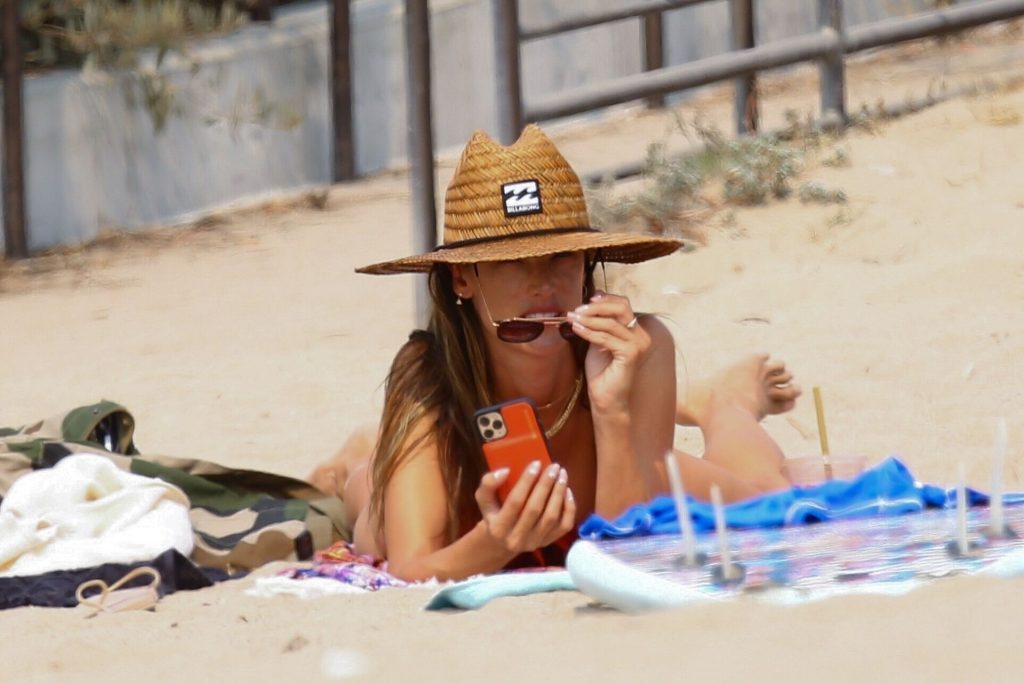 Alessandra Ambrosio Shows Off Her Sexy Figure Enjoying Labor Day at the Beach in Malibu (41 Photos)