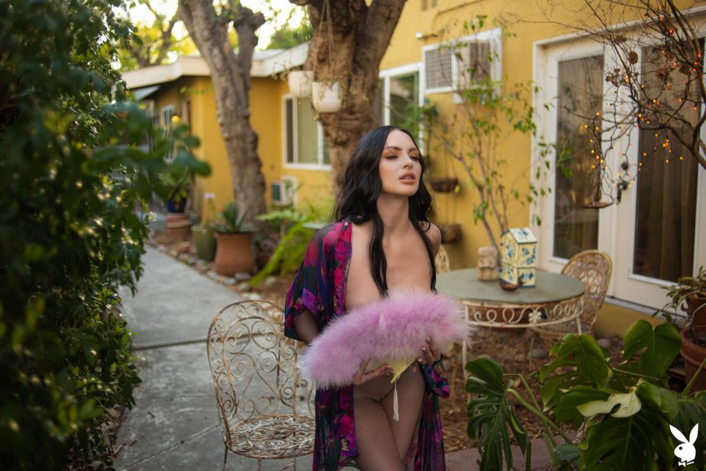 Carissa White Nude – Glamour Garden (35 Photos + Video)