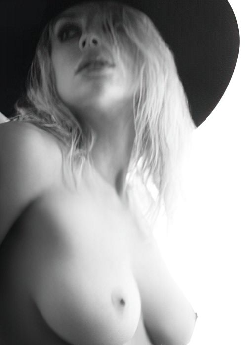 Charlotte Mckinney Nude (13 Photos)