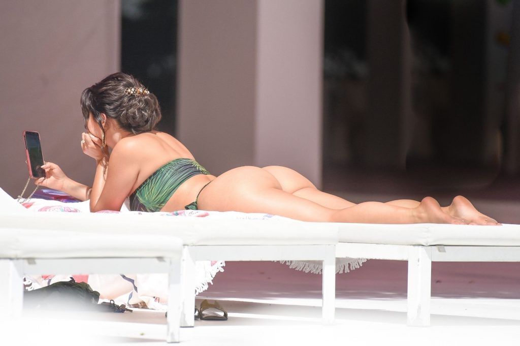 Sexy Demi Rose Enjoys a Day in Ibiza (17 Photos)