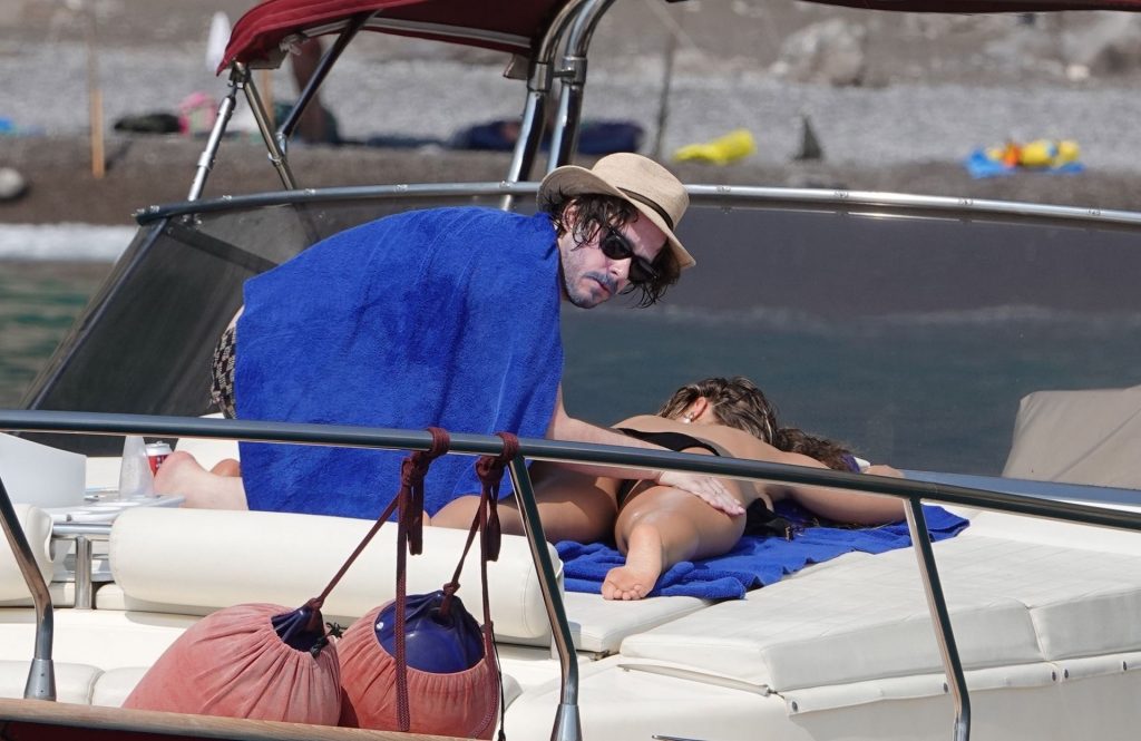 Edgar Wright and His Girlfriend is Seen Soaking Up the Hot Italian Sunshine Out in Positano (69 Photos)