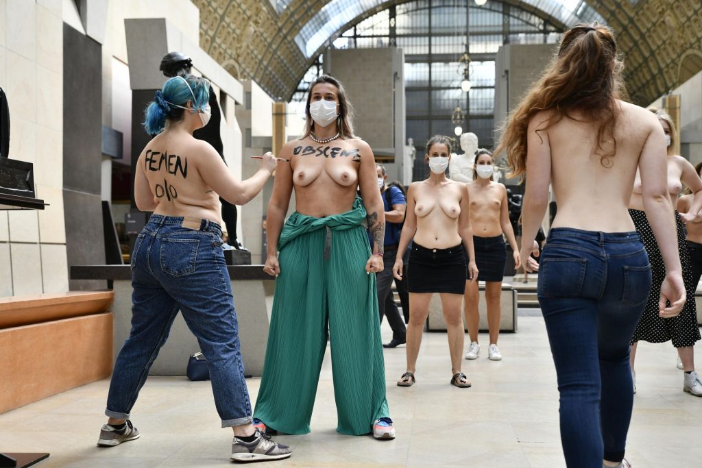 Naked Women Participate in the Campaign at the Musee d’Orsay (14 Photos)