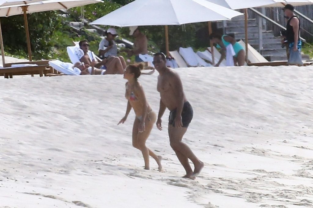 Jennifer Lopez &amp; Alex Rodriguez Enjoy a Day at the Beach with Family in Turks and Caicos (97 Photos)