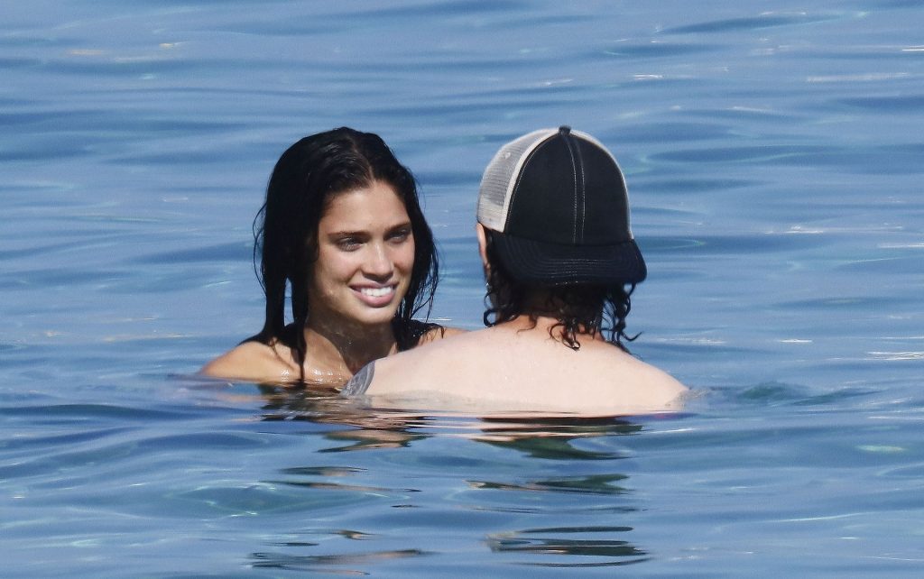 Julian Perretta Enjoys a Day with His New Girlfriend in the South of France (55 Photos)