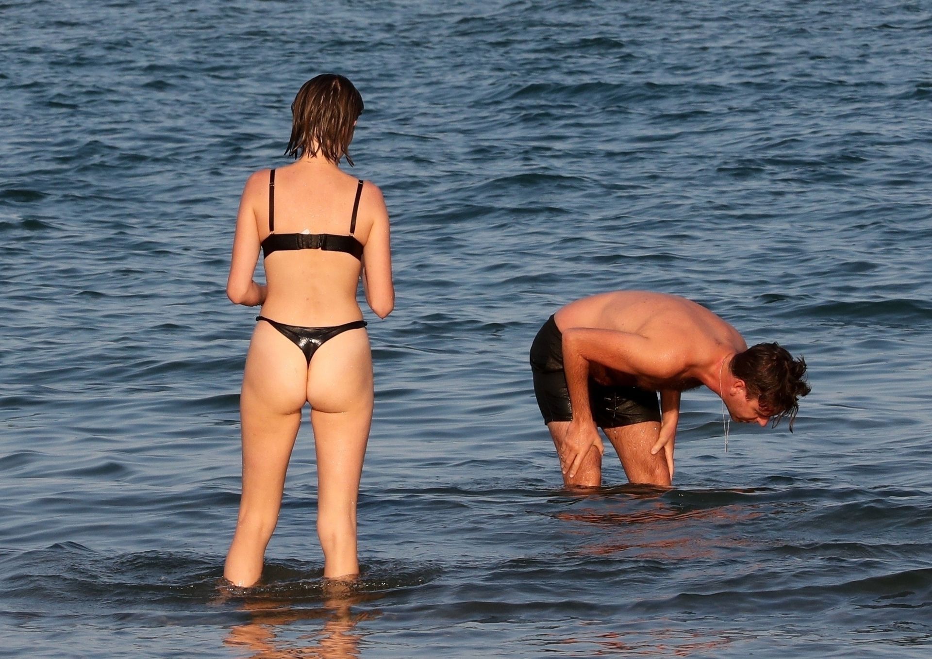 Maya Hawke Strips Off as She Sunbathes at the Beach in Venice (55 Nude &...