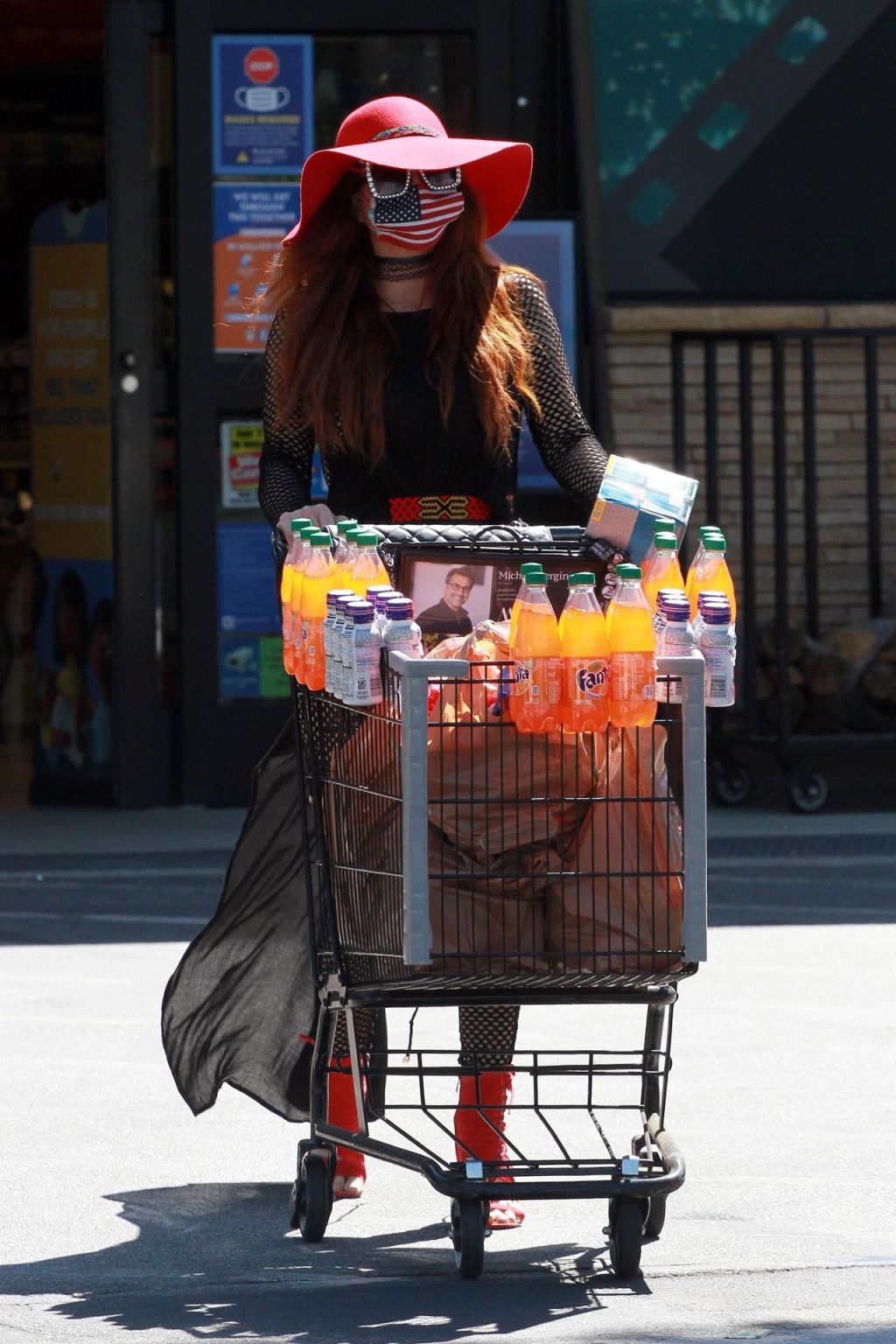 Sexy Phoebe Price Goes Grocery Shopping at Ralph’s (64 Photos)